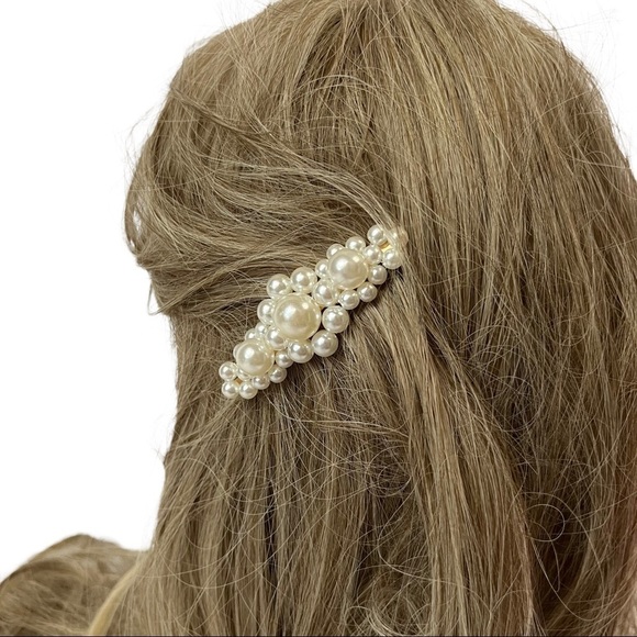 Pearl Bubbles Barrette - Picture 3 of 7